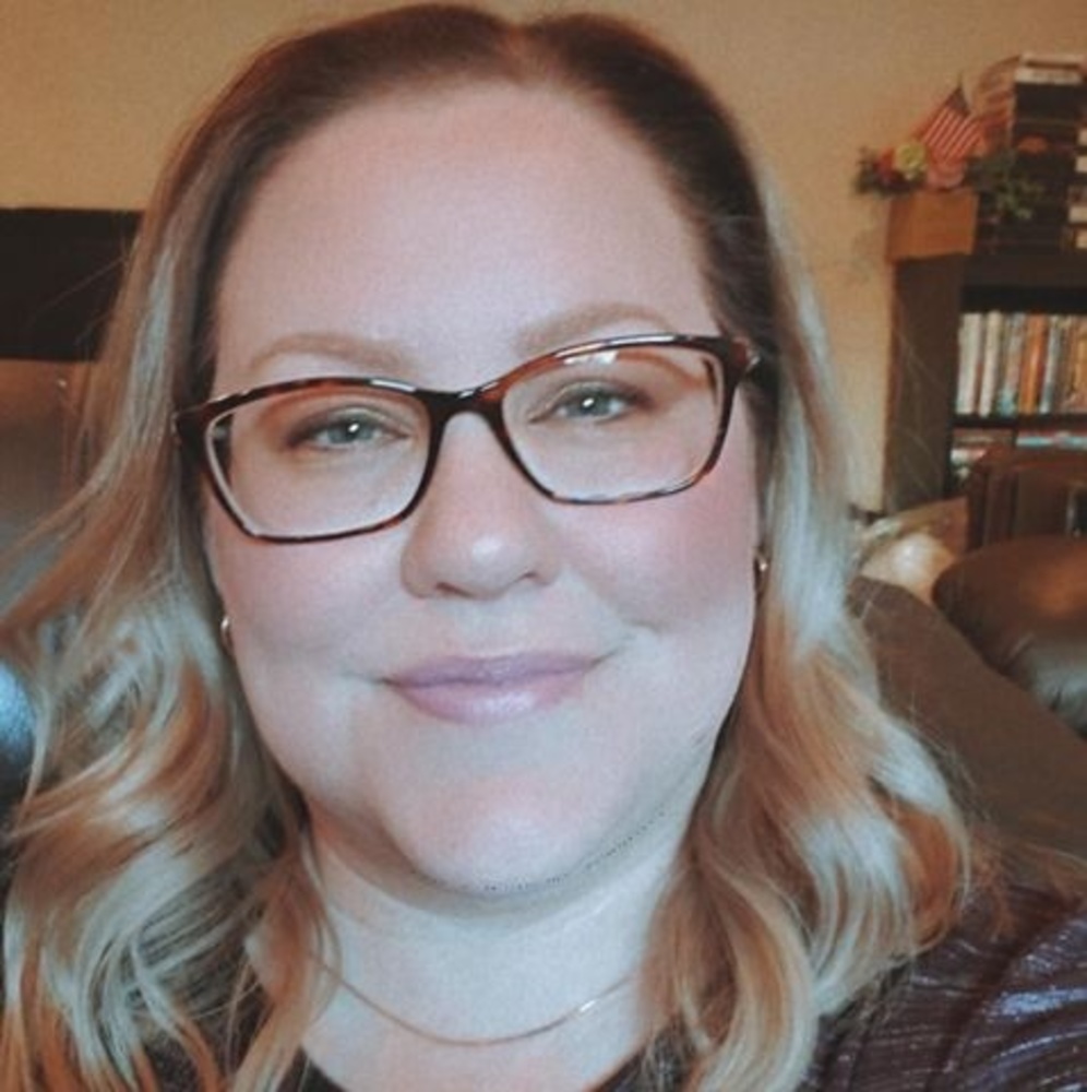 Meet your Posher, Noelle